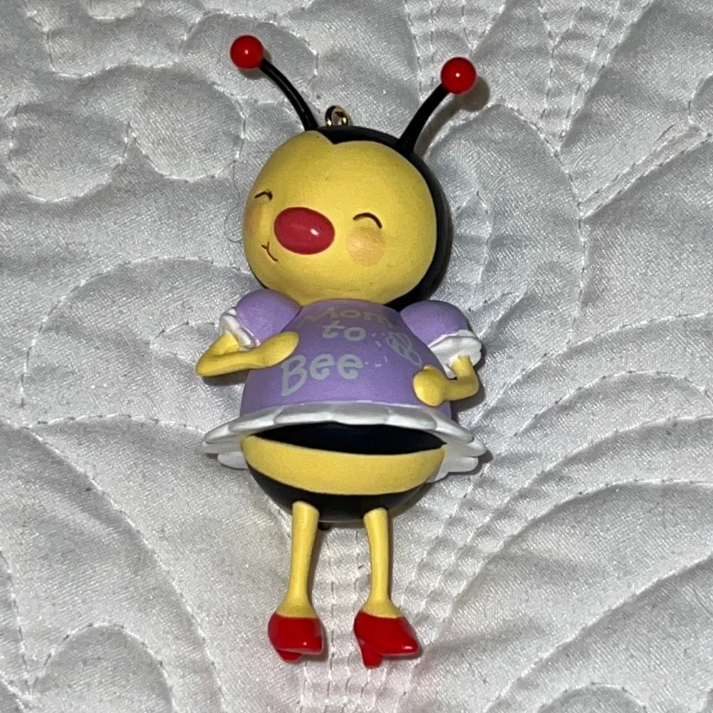 Hallmark Keepsake Ornament “Mommy to Bee” 2015